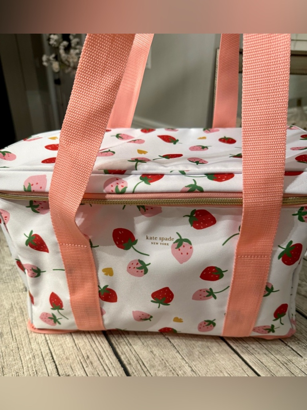 NWT! ♠️🍓Cute kate spade large insulated cooler bag strawberries